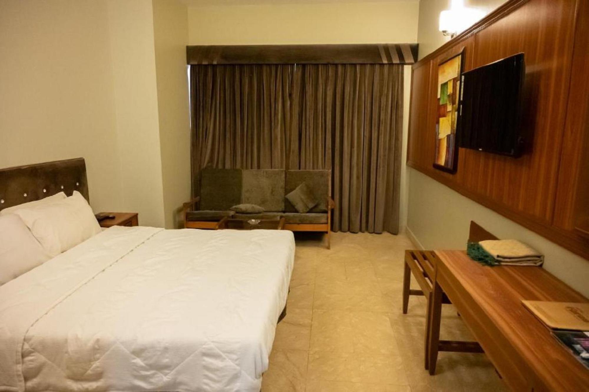 Faran Hotel 卡拉奇 外观 照片