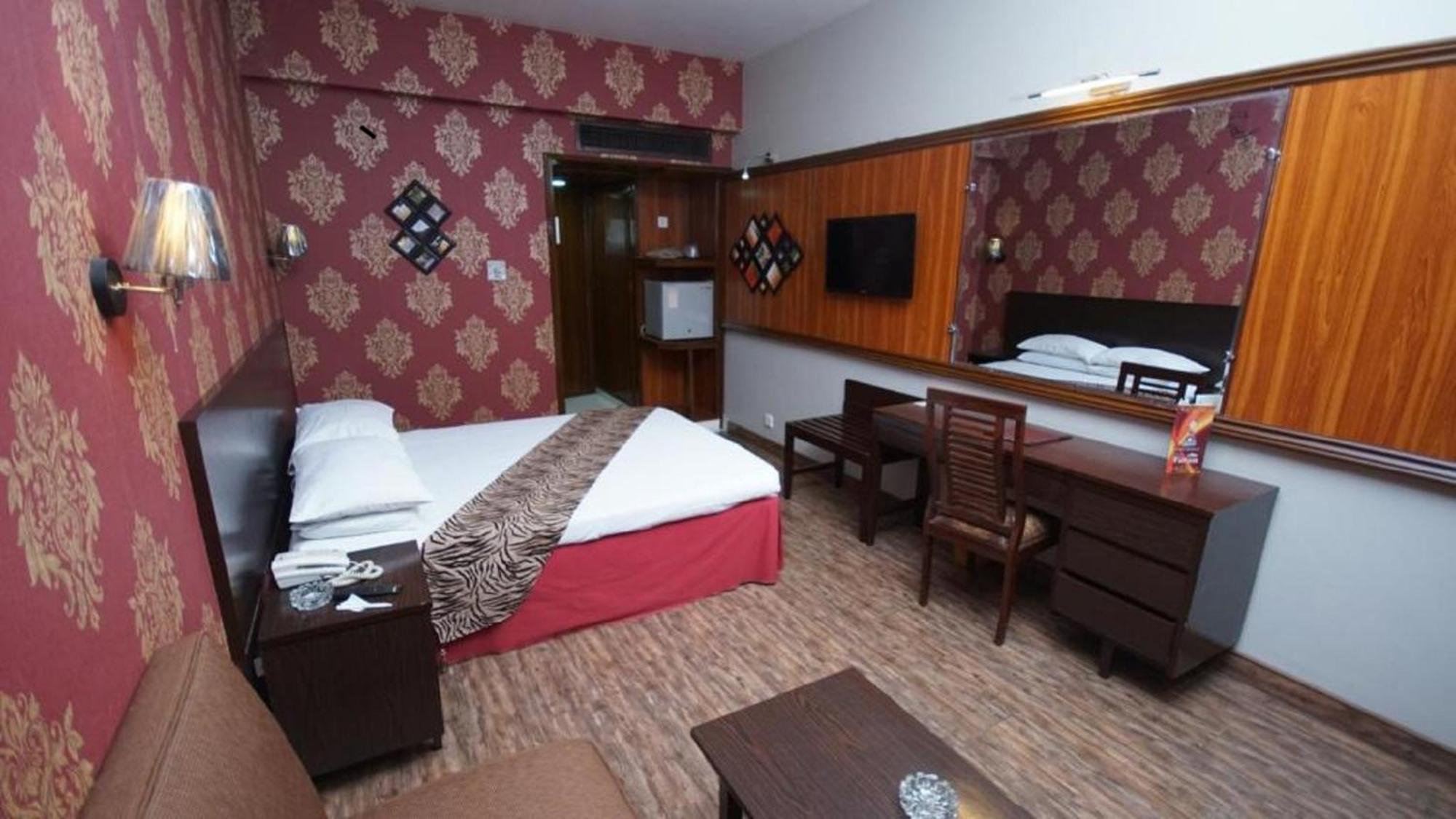 Faran Hotel 卡拉奇 外观 照片